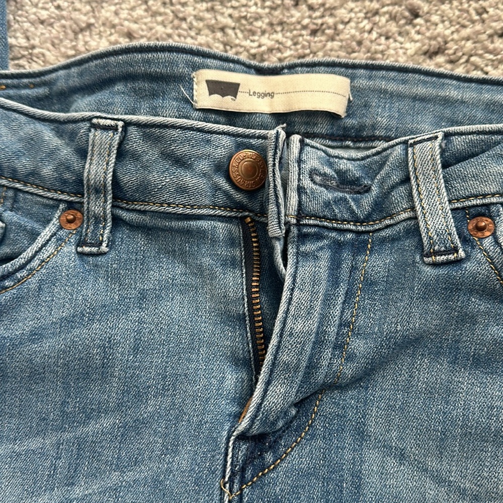 Levi Jeans - Picture 2 of 5